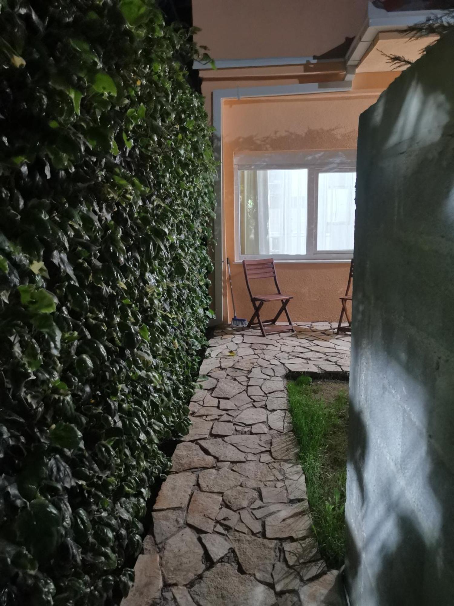 In Apartments Airport Mitrovici  外观 照片