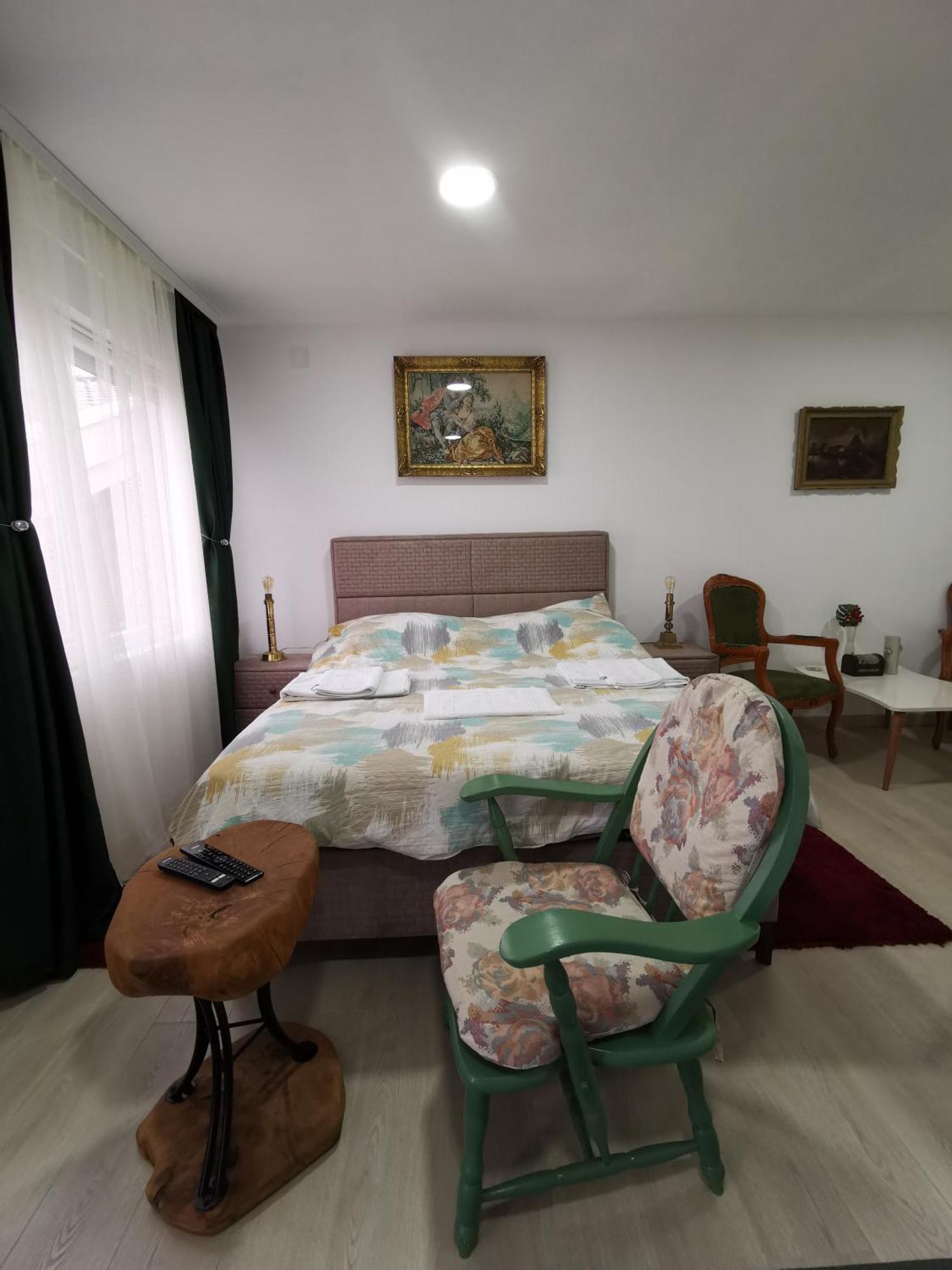 In Apartments Airport Mitrovici  客房 照片
